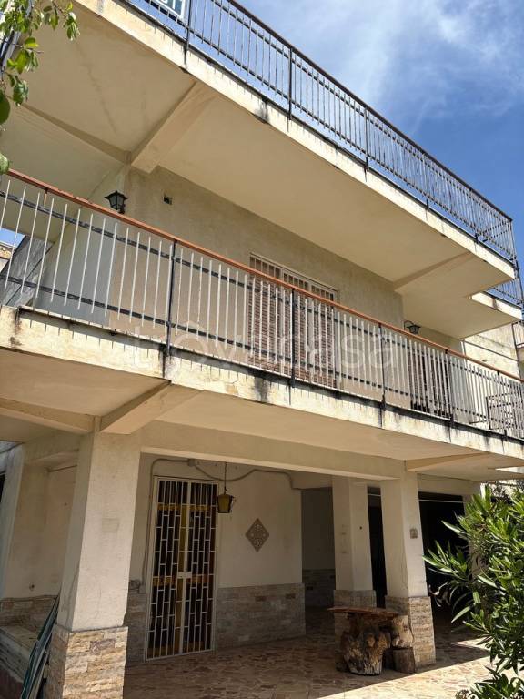 casa indipendente in vendita a Palermo in zona Mezzomonreale