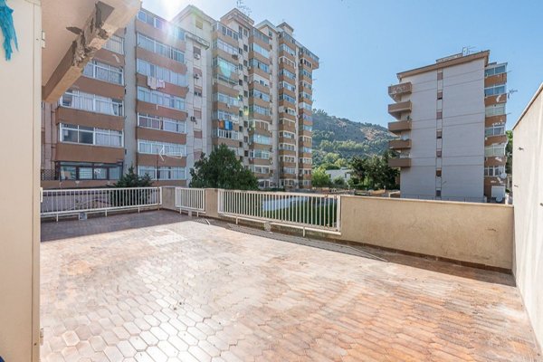 appartamento in vendita a Palermo in zona Mezzomonreale