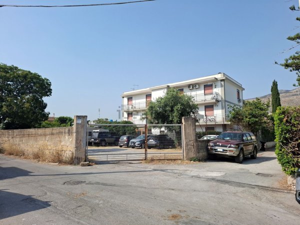 appartamento in vendita a Palermo in zona Partanna