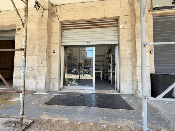 negozio in vendita a Palermo in zona Montepellegrino