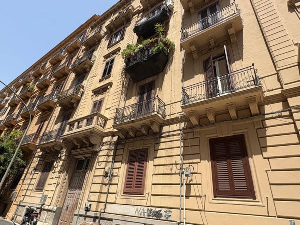 appartamento in vendita a Palermo in zona Zisa