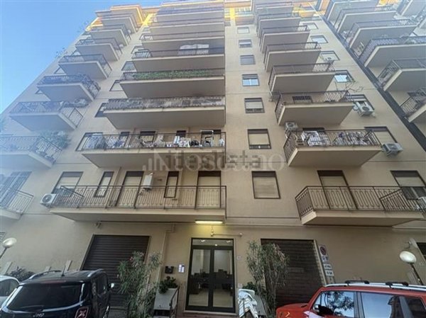 appartamento in vendita a Palermo in zona Malaspina/Palagonia