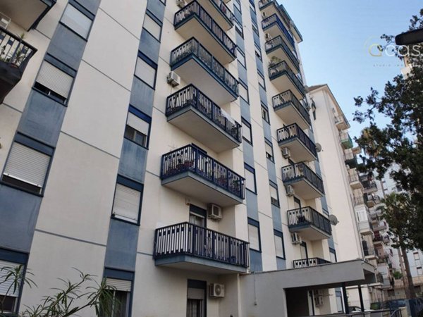 appartamento in vendita a Palermo in zona Montegrappa / Santa Rosalia
