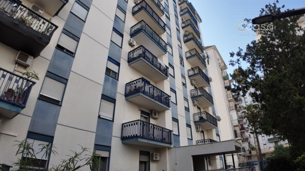 appartamento in vendita a Palermo in zona Montegrappa / Santa Rosalia
