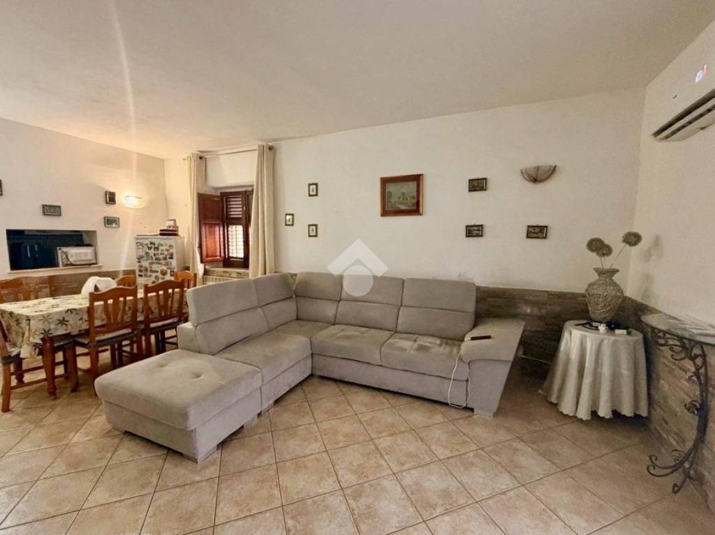appartamento in vendita a Palermo in zona Zisa