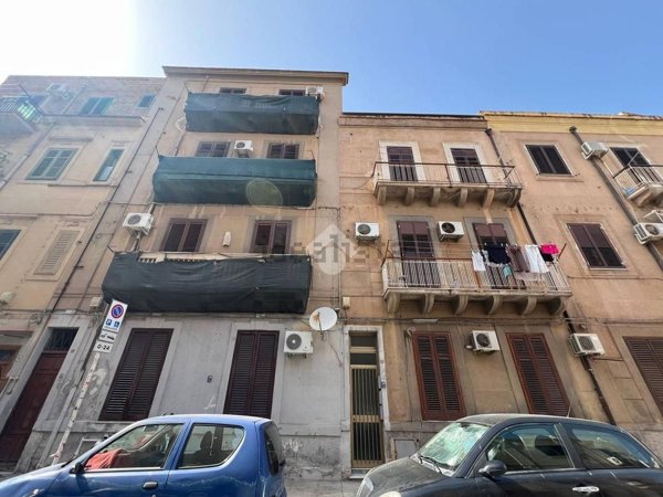 appartamento in vendita a Palermo in zona Zisa