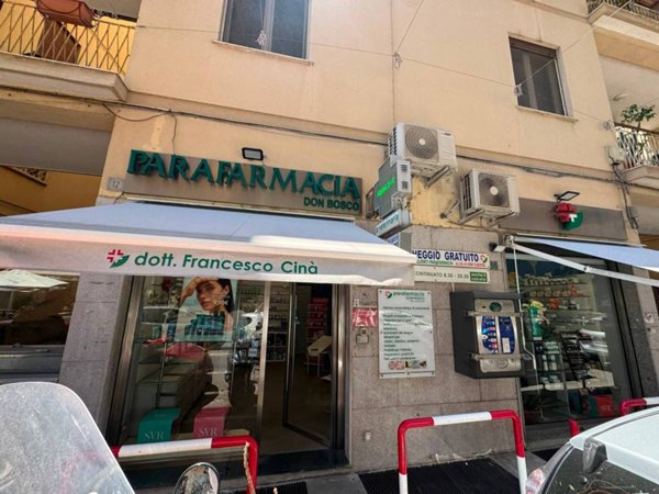 locale commerciale in vendita a Palermo in zona Libertà