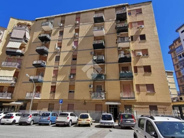 appartamento in vendita a Palermo in zona Montegrappa / Santa Rosalia