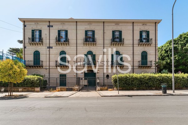 casa indipendente in vendita a Palermo in zona Politeama