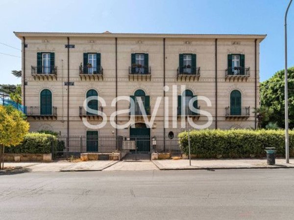 casa indipendente in vendita a Palermo in zona Politeama