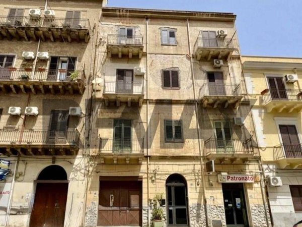 appartamento in vendita a Palermo in zona Zisa