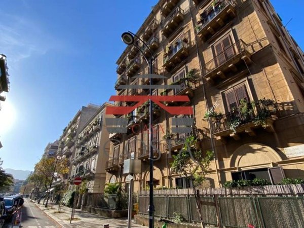appartamento in vendita a Palermo in zona Politeama