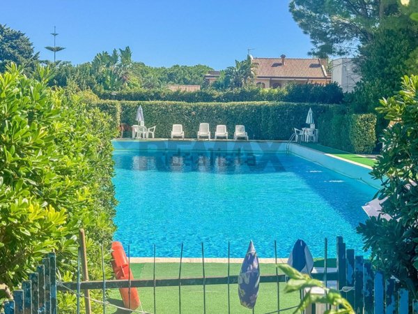 casa indipendente in vendita a Palermo in zona Mondello
