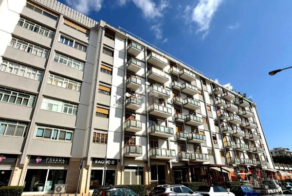 appartamento in vendita a Palermo in zona Malaspina/Palagonia