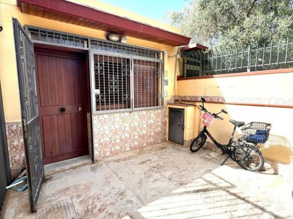 casa indipendente in vendita a Palermo in zona Partanna