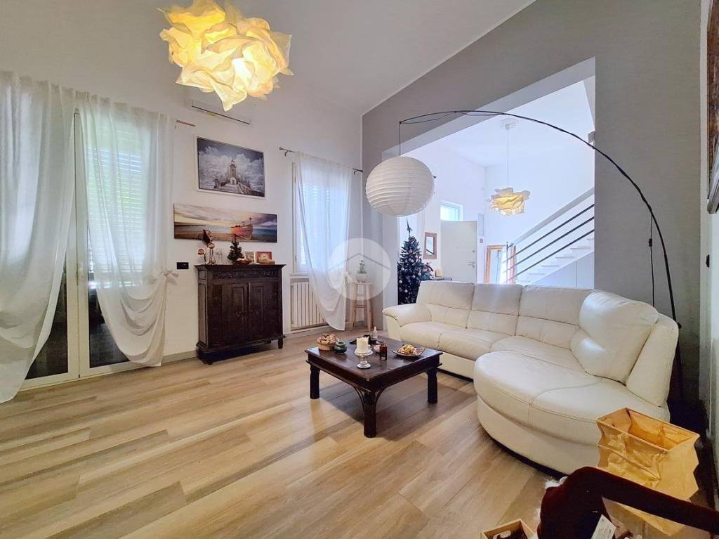 casa indipendente in vendita a Palermo in zona San Lorenzo