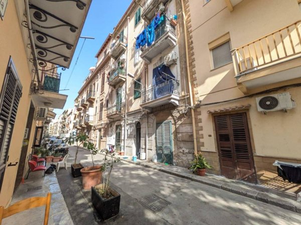 appartamento in vendita a Palermo in zona Zisa
