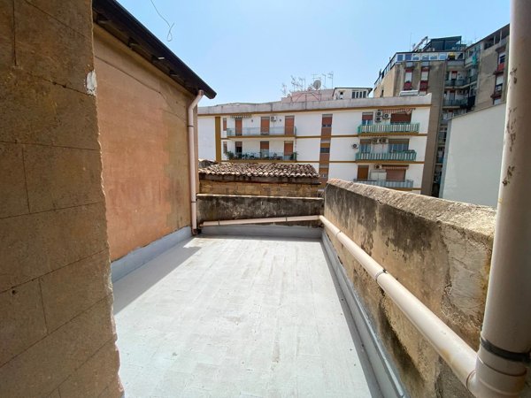 appartamento in vendita a Palermo in zona Politeama
