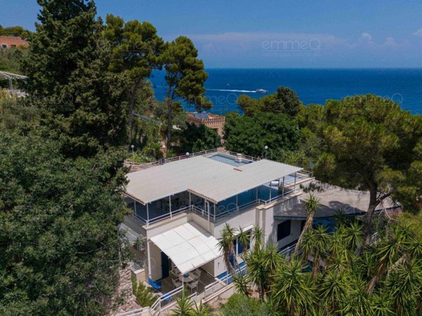 casa indipendente in vendita a Palermo in zona Addaura