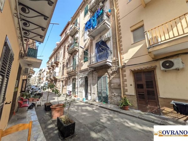 appartamento in vendita a Palermo in zona Zisa