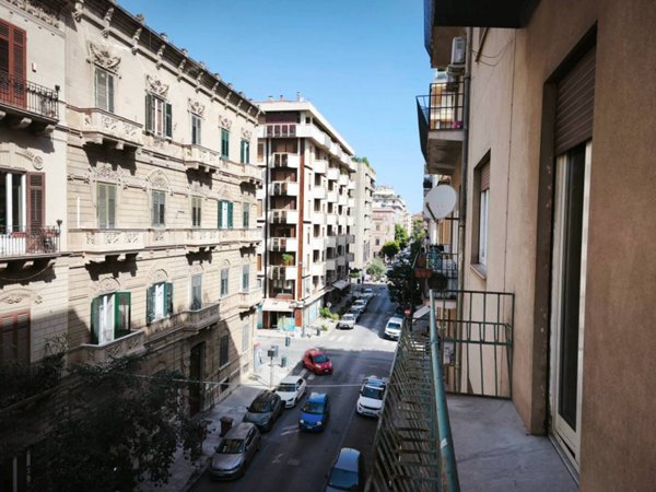 appartamento in vendita a Palermo in zona Politeama