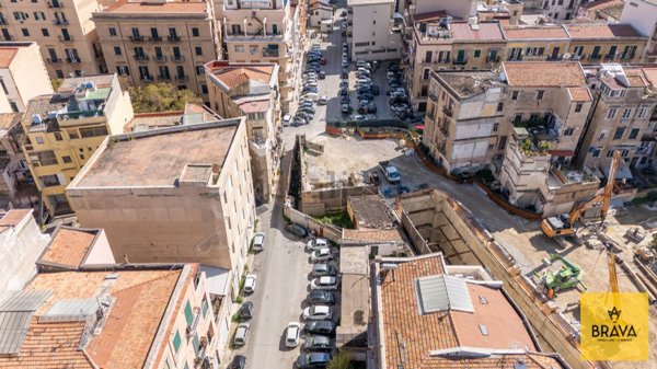 intera palazzina in vendita a Palermo in zona Politeama