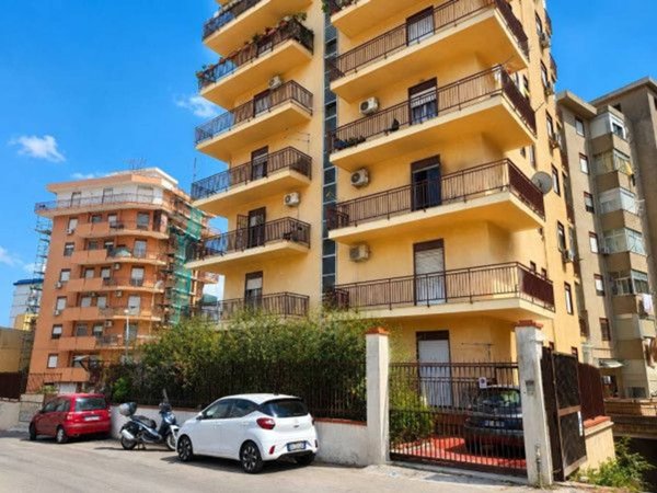 appartamento in vendita a Palermo in zona Altarello