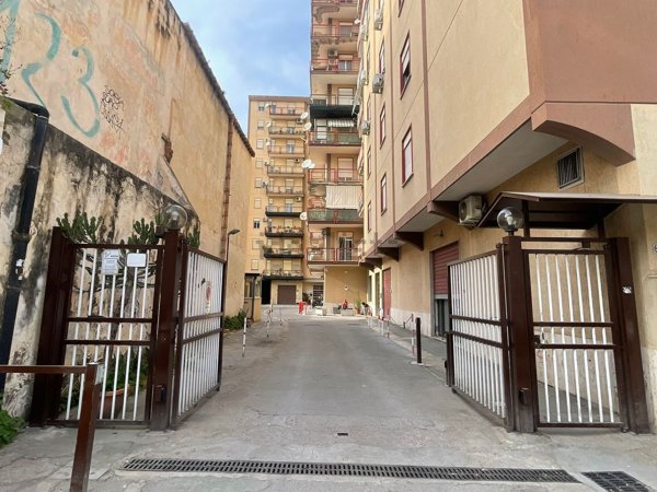 appartamento in vendita a Palermo in zona Calatafimi / Cuba