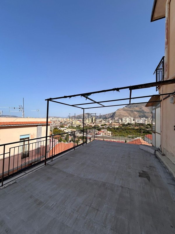 appartamento in vendita a Palermo in zona Oreto