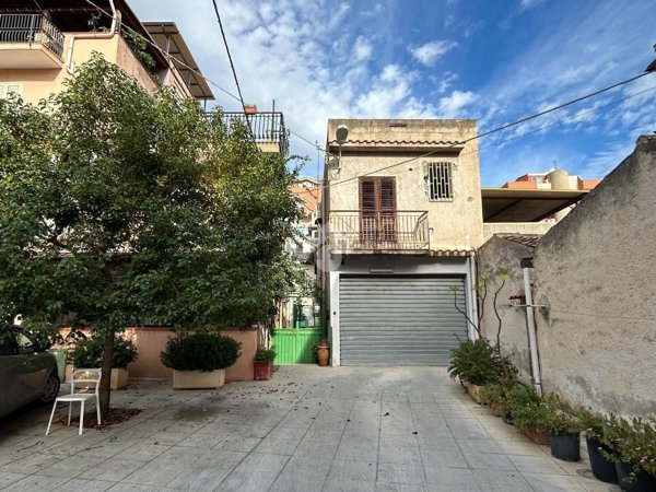 appartamento in vendita a Palermo in zona Chiavelli