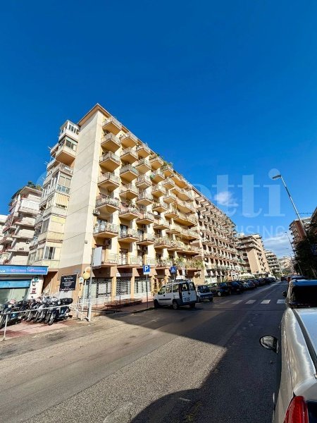 appartamento in vendita a Palermo in zona Malaspina/Palagonia