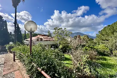 casa indipendente in vendita a Palermo in zona Mondello