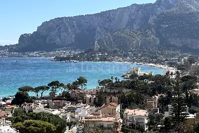 casa indipendente in vendita a Palermo in zona Mondello
