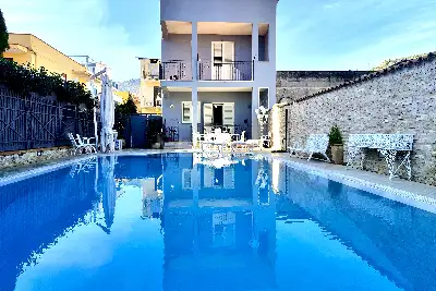 casa indipendente in vendita a Palermo in zona Partanna