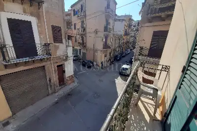 casa indipendente in vendita a Palermo in zona Zisa