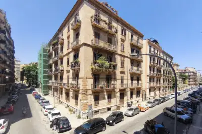 casa indipendente in vendita a Palermo in zona Zisa