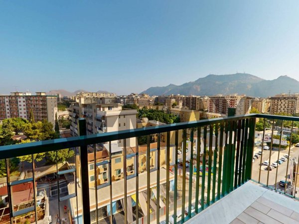 appartamento in vendita a Palermo in zona Malaspina/Palagonia