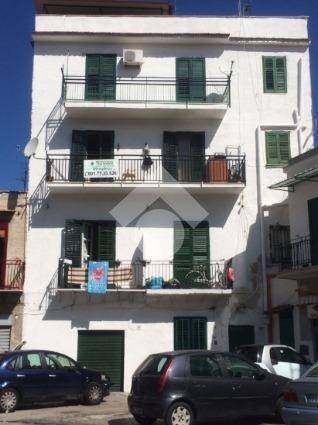 intera palazzina in vendita a Palermo in zona Montegrappa / Santa Rosalia