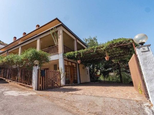 casa indipendente in vendita a Palermo in zona Baida