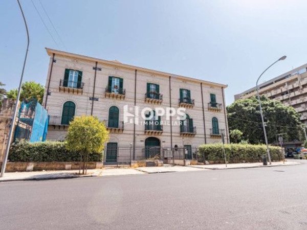 appartamento in vendita a Palermo in zona Zisa