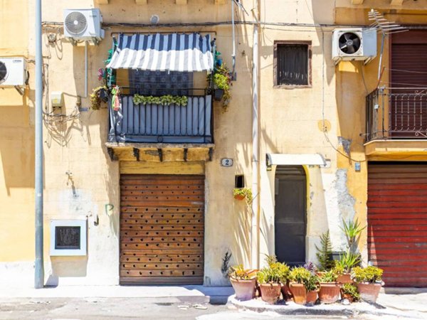 appartamento in vendita a Palermo in zona Zisa
