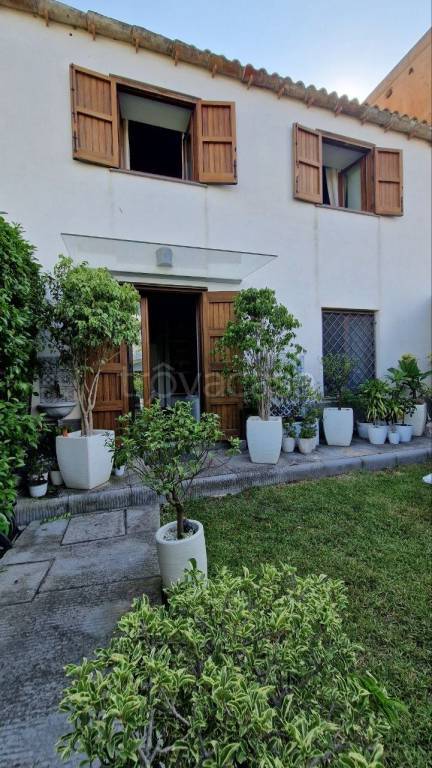 casa indipendente in vendita a Palermo