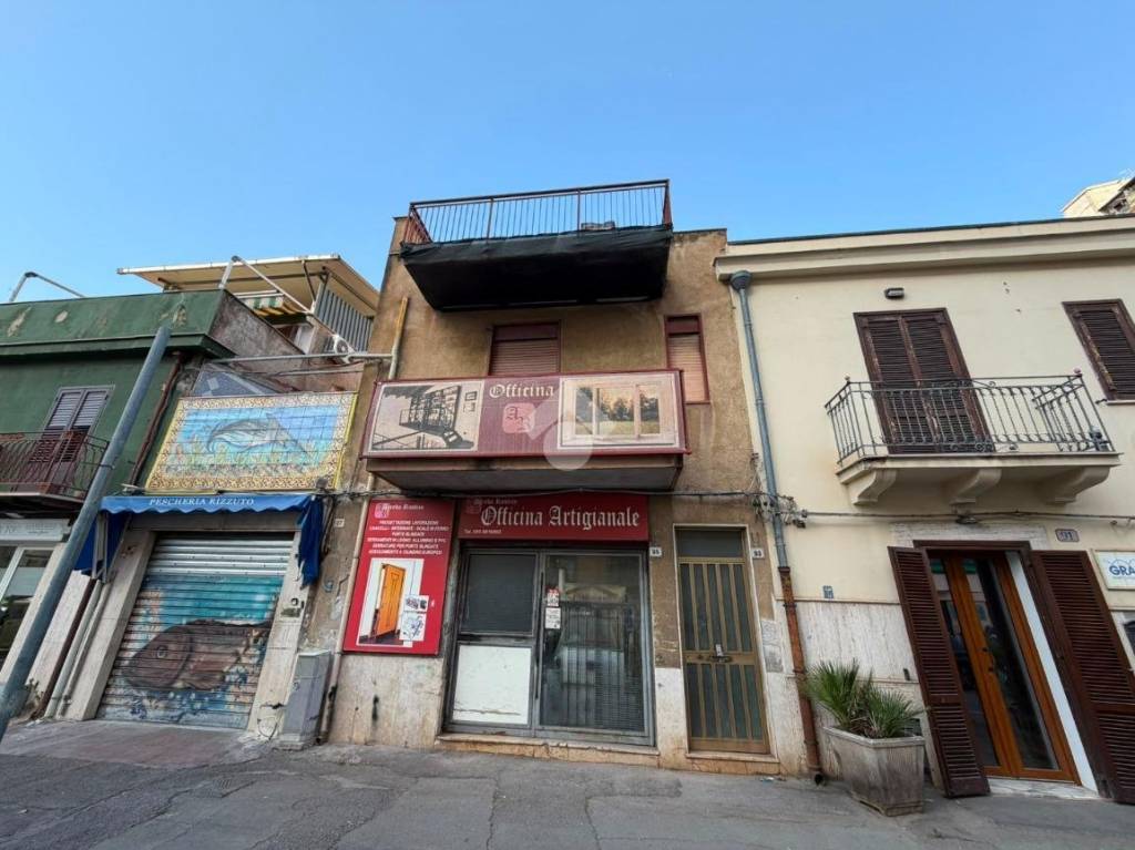 appartamento in vendita a Palermo in zona Malaspina/Palagonia