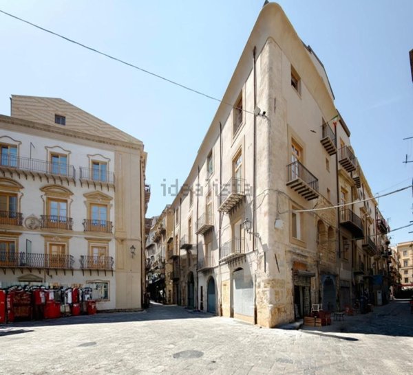 appartamento in vendita a Palermo in zona Centro storico
