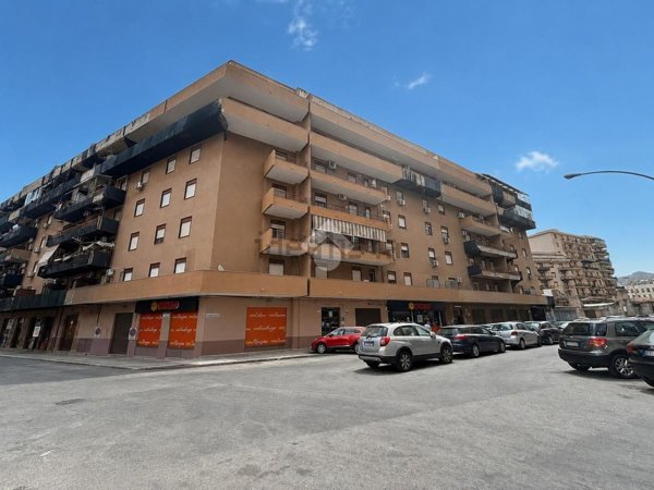 appartamento in vendita a Palermo in zona Montegrappa / Santa Rosalia