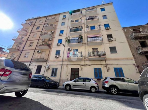 appartamento in vendita a Palermo in zona Malaspina/Palagonia