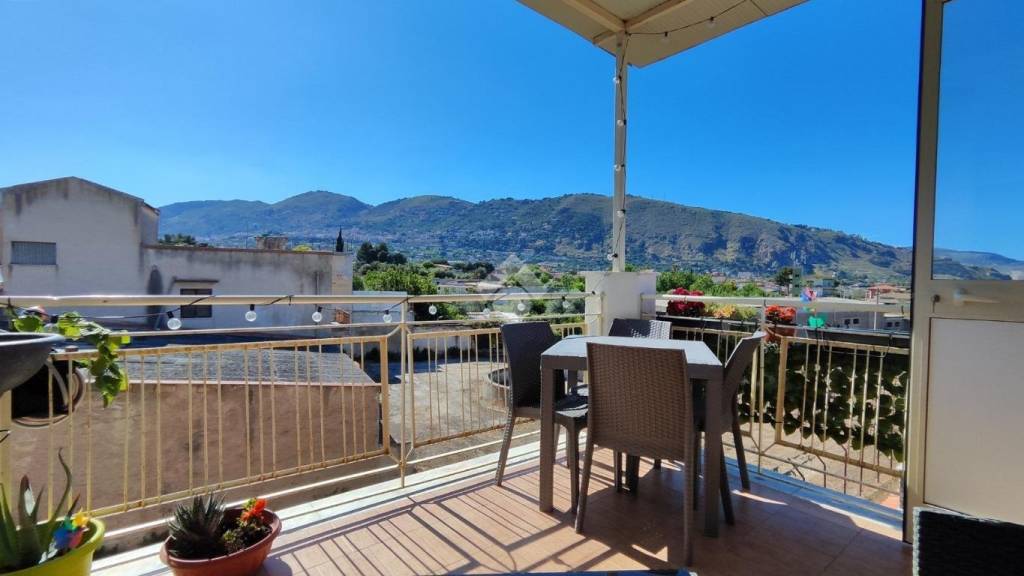 appartamento in vendita a Palermo in zona Mezzomonreale