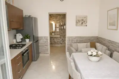 appartamento in vendita a Palermo in zona Zisa