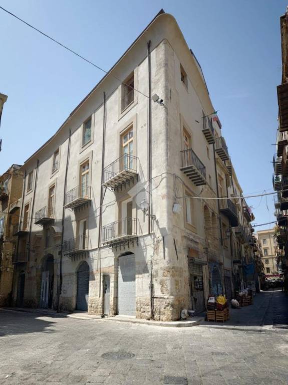 appartamento in vendita a Palermo in zona Centro storico