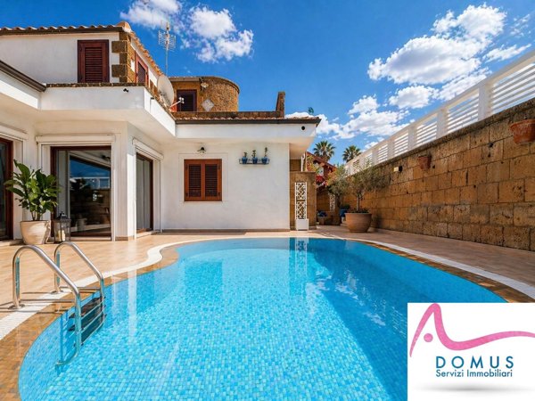 casa indipendente in vendita a Palermo in zona Partanna